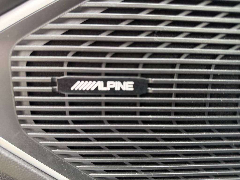 Used 2025 Jeep Wagoneer L Series II AWD/4WD image 35