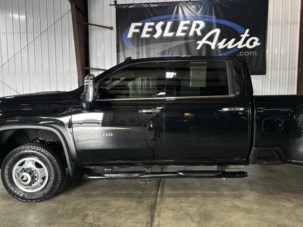 Used 2021 Chevrolet Silverado 3500 LTZ w/ LTZ Plus Package image 4