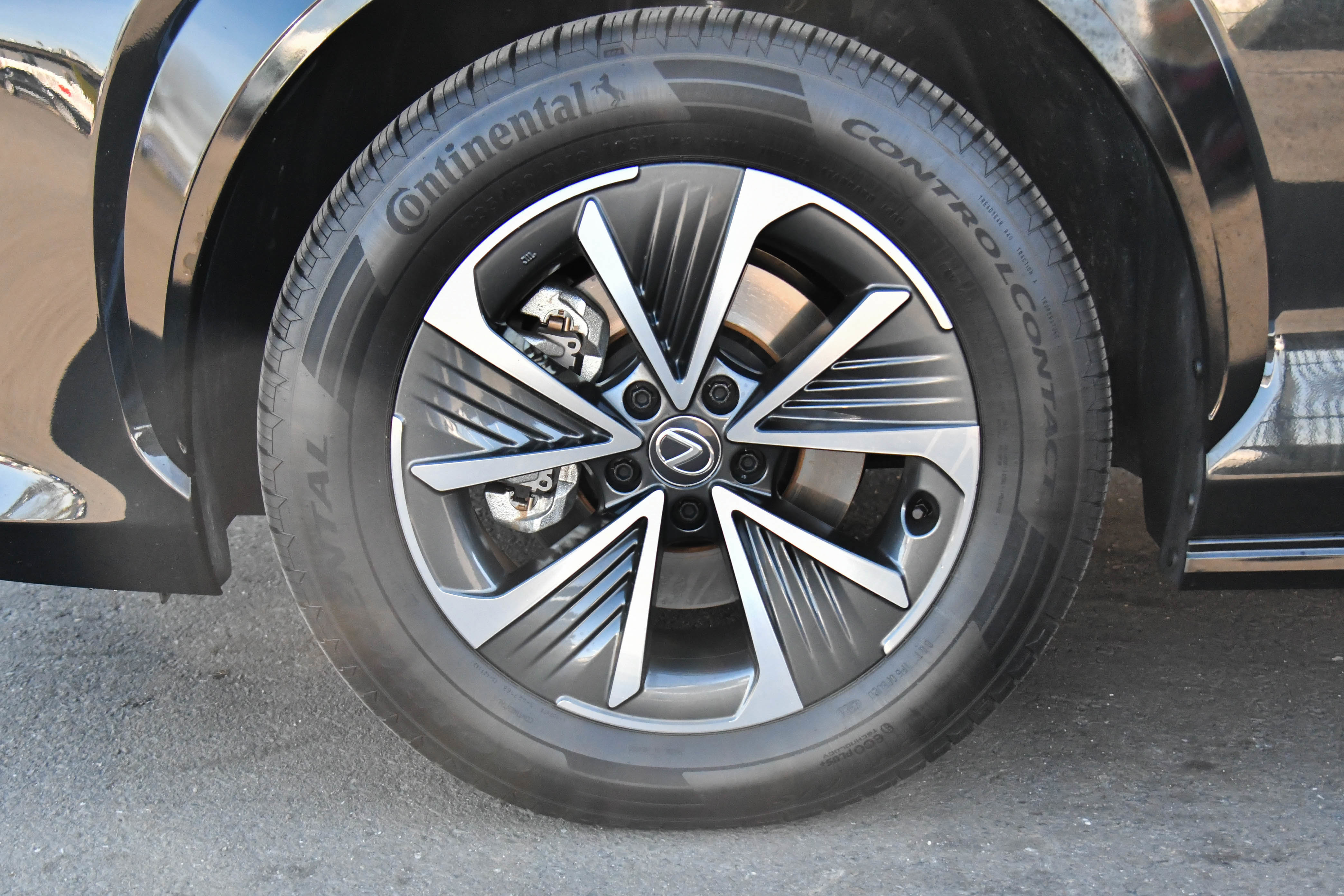 Used 2024 Lexus RZ 300e Premium image 12