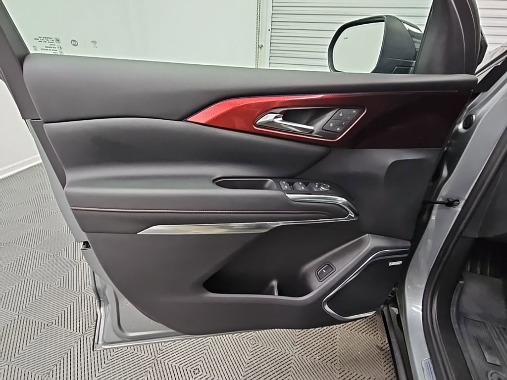 Used 2024 Chevrolet Traverse RS w/ LPO, Floor Liner Package image 31