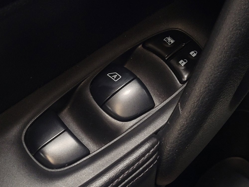 Used 2019 Nissan Rogue S w/ Special Edition Package FWD image 27