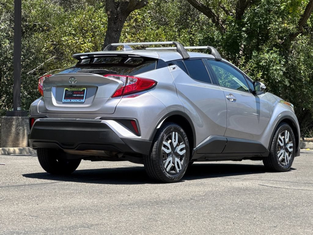 Used 2019 Toyota C-HR LE FWD image 5