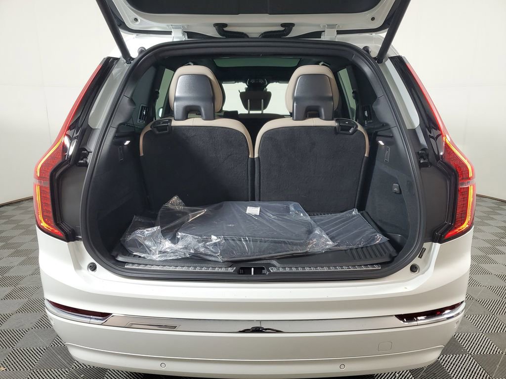 Certified 2026 Volvo XC90 B5 Core w/ Protection Package AWD/4WD image 9