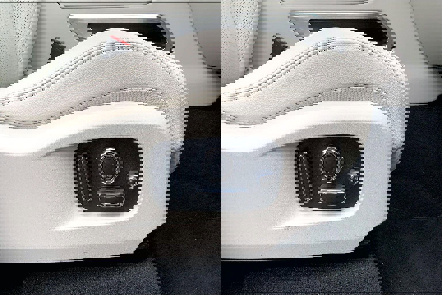 Used 2022 Jaguar F-PACE S image 35