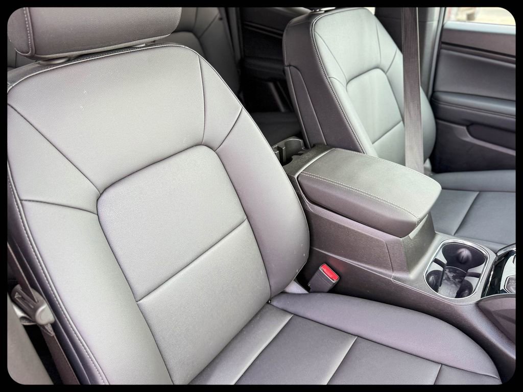 Used 2026 GMC Canyon Elevation w/ Convenience Package image 12