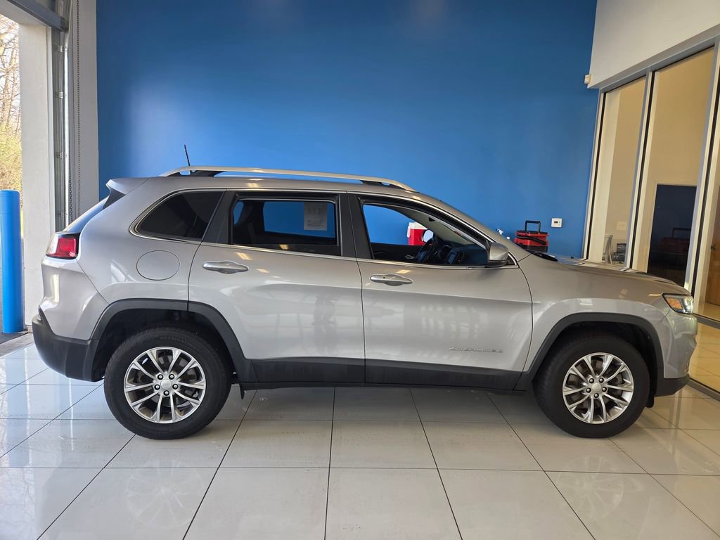 Used 2019 Jeep Cherokee Latitude Plus w/ Comfort/Convenience Group image 5