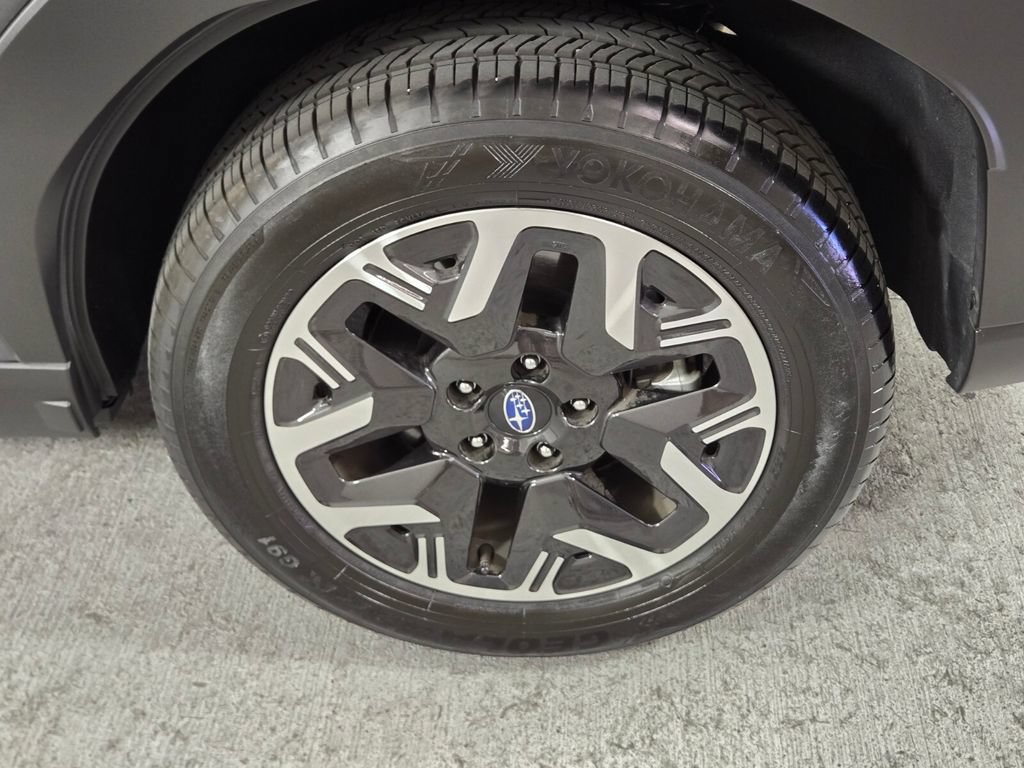 Used 2025 Subaru Forester Premium AWD/4WD image 13