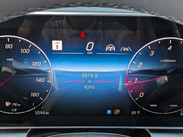 Used 2025 Mercedes-Benz GLC 300 4MATIC image 11