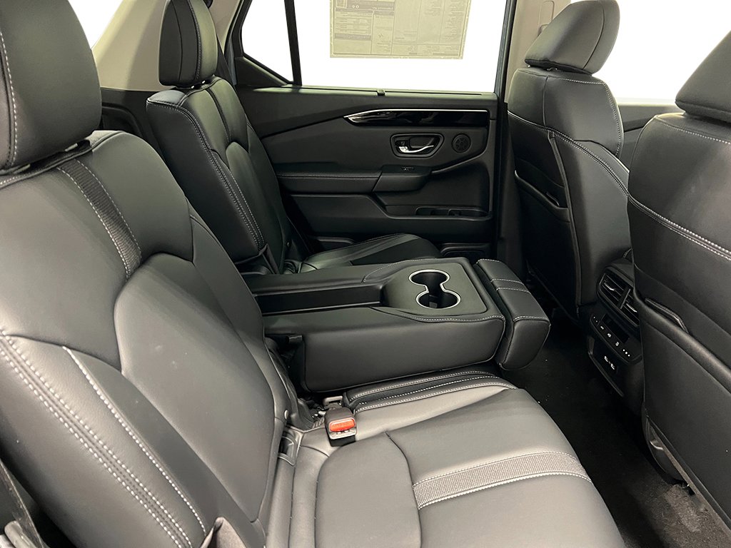 New 2025 Honda Pilot Touring image 36