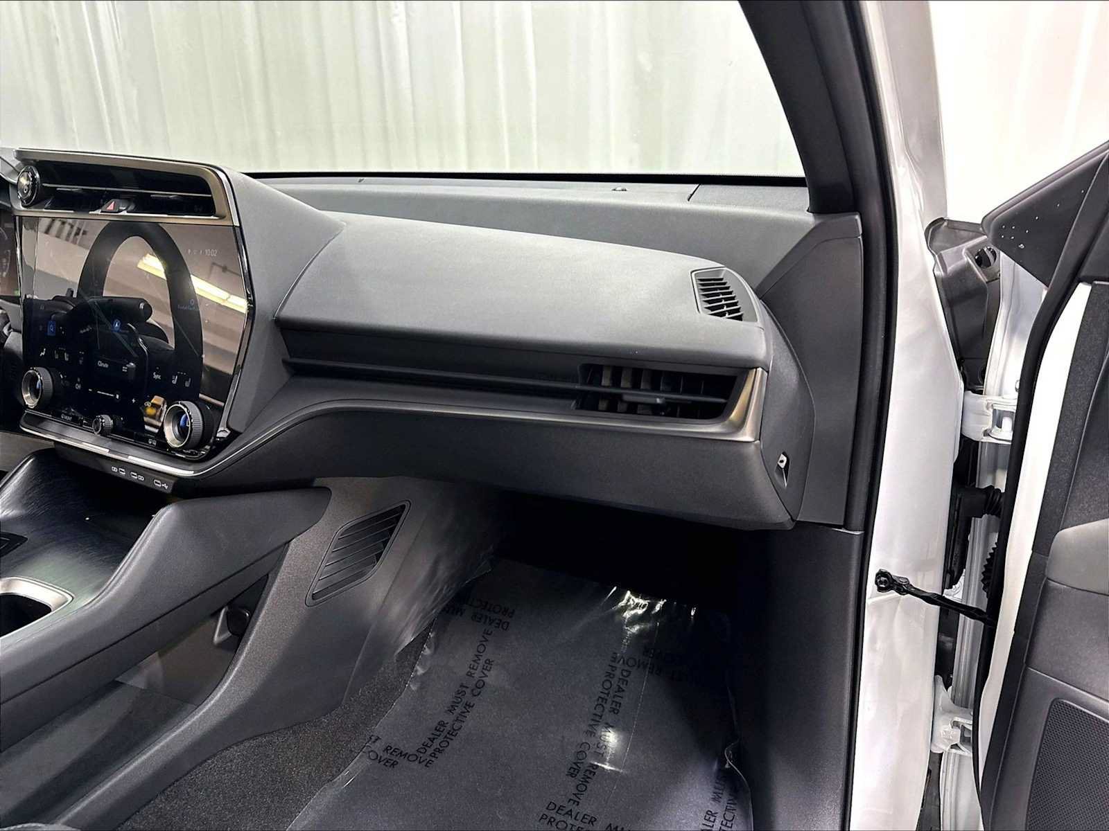 Used 2026 Lexus RZ 350e 2WD w/ Accessory Package (Z1) image 27
