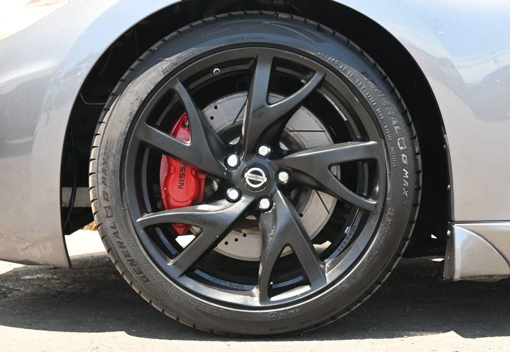 Used 2014 Nissan 370Z Touring w/ Sport Package RWD image 9