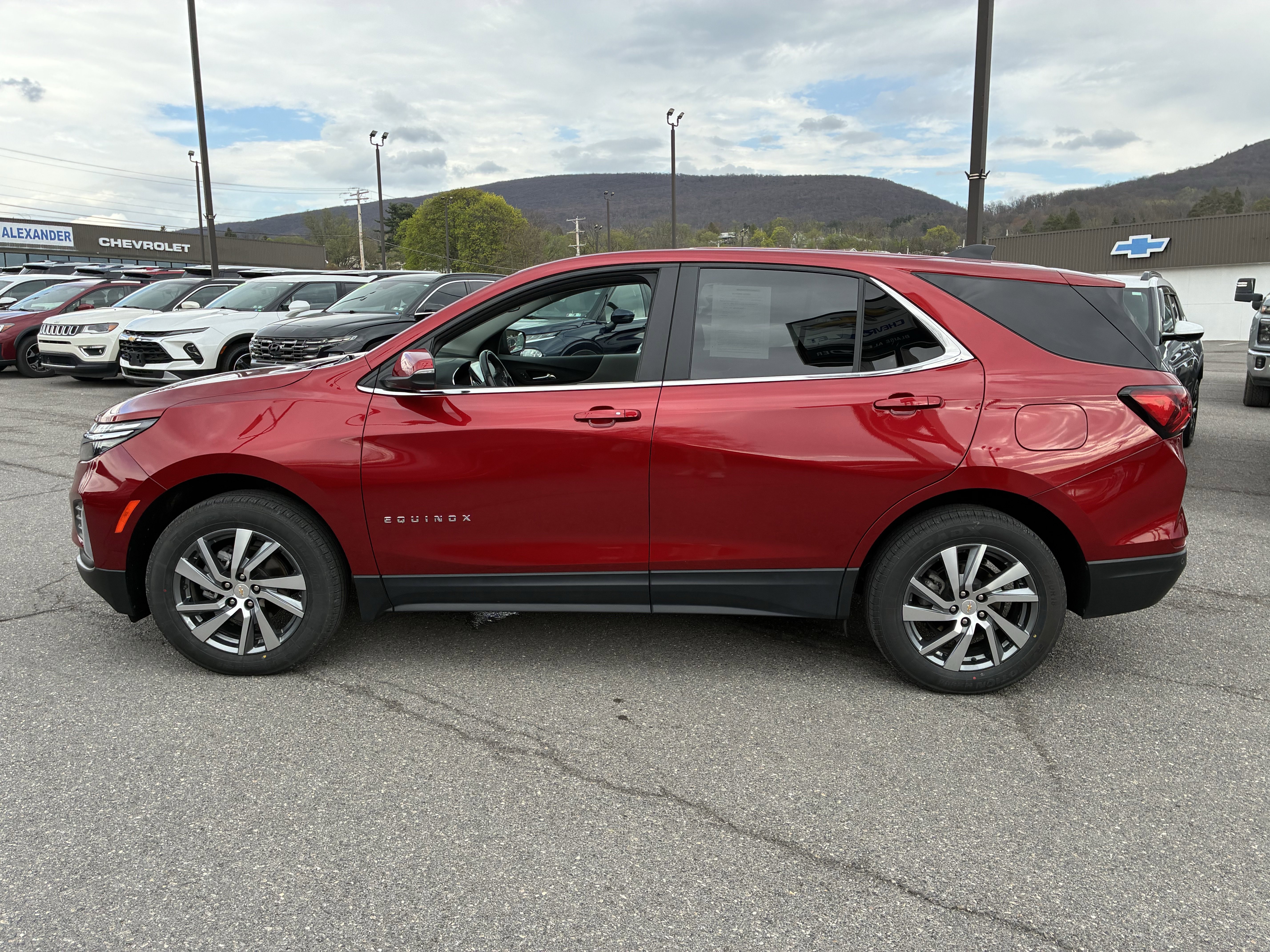 Used 2022 Chevrolet Equinox LT AWD/4WD image 6