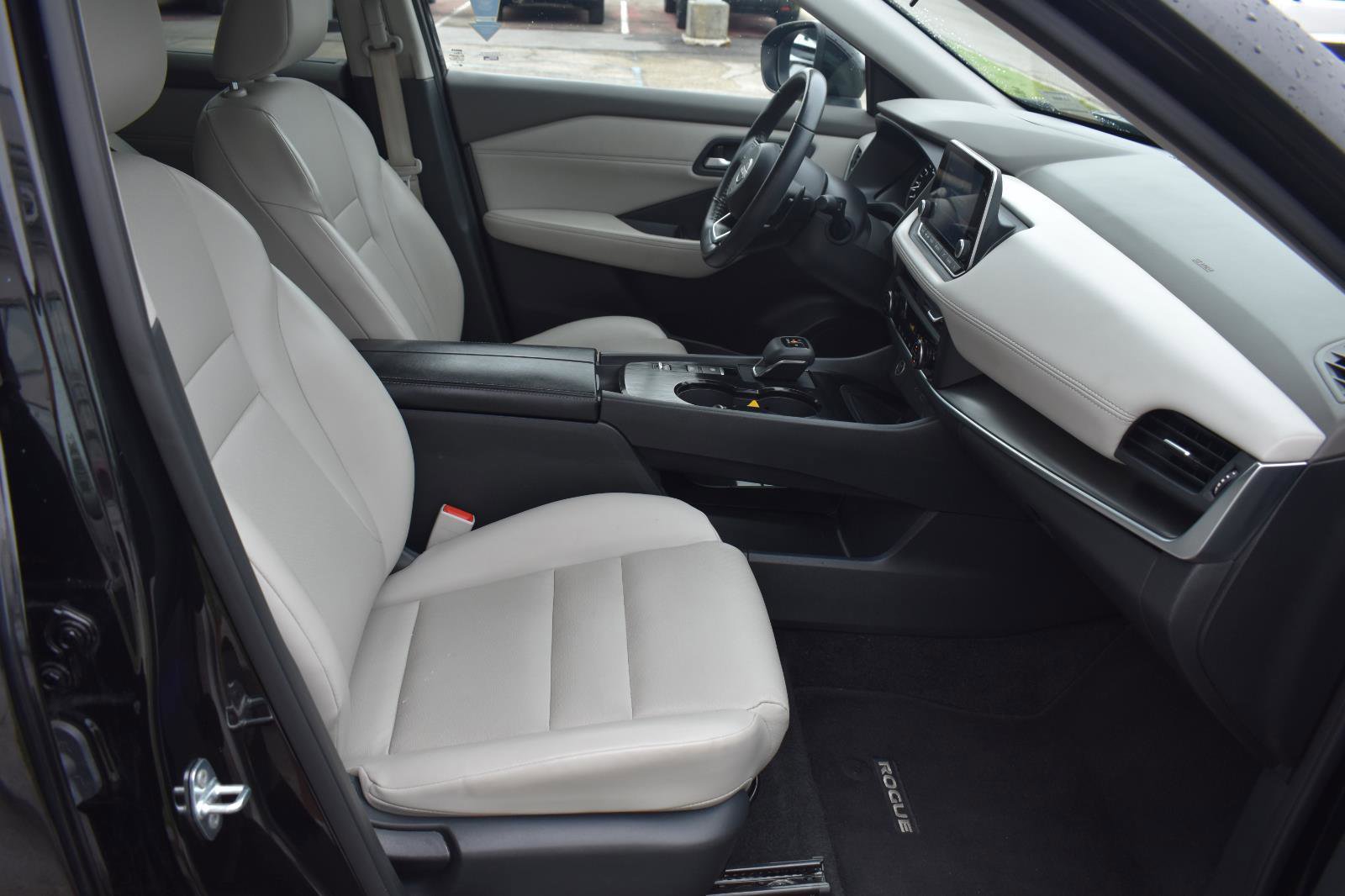 Used 2023 Nissan Rogue SV w/ SV Premium B Package FWD image 66