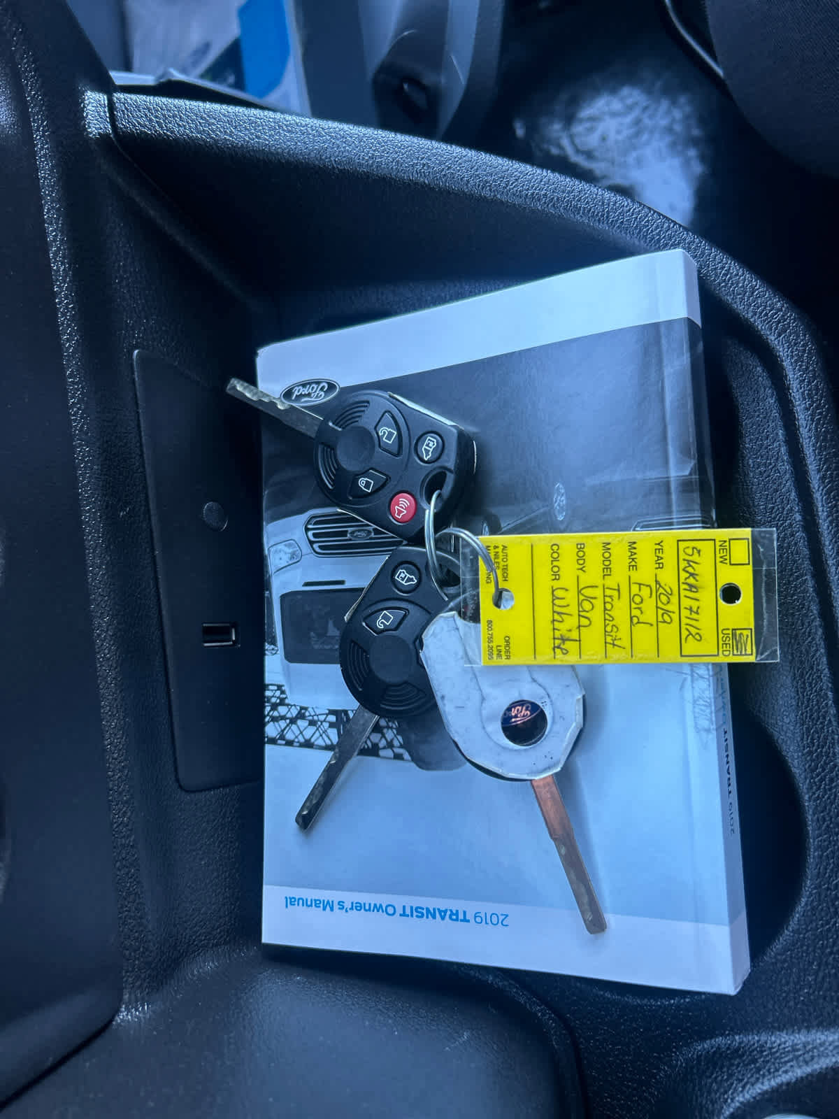 Used 2019 Ford Transit 150 XLT RWD image 27