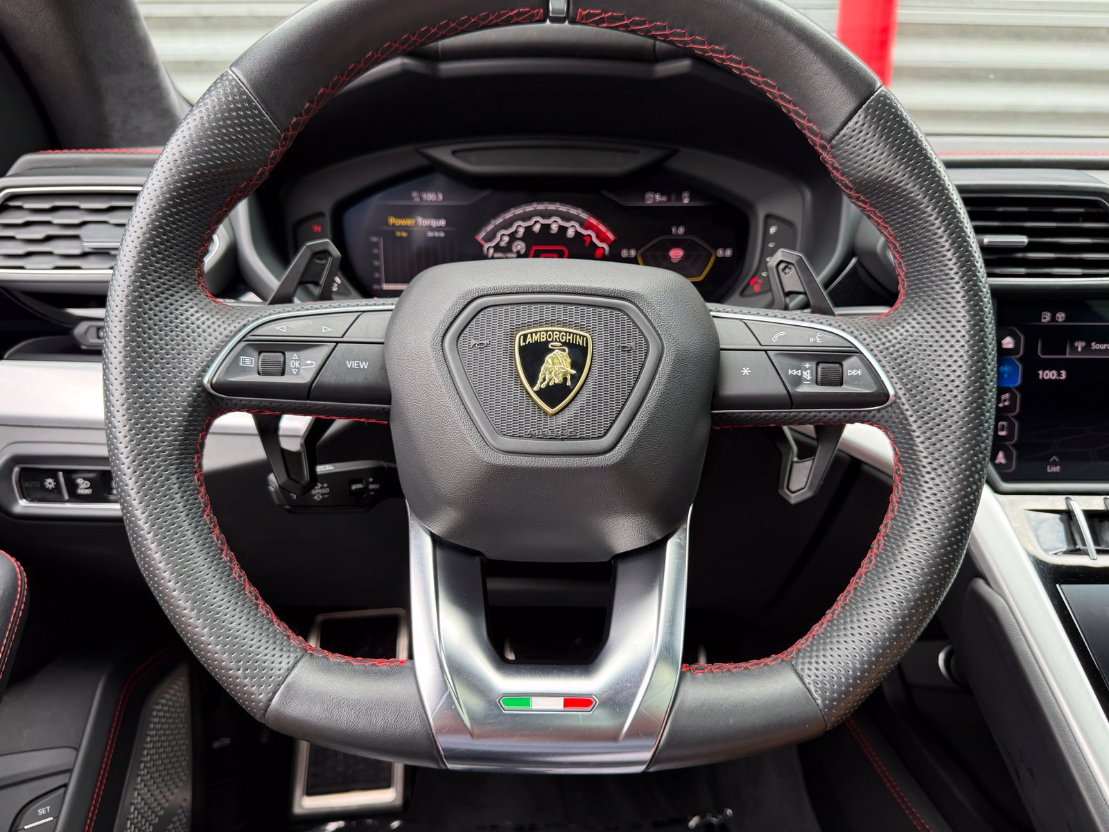 Used 2019 Lamborghini Urus AWD/4WD image 29