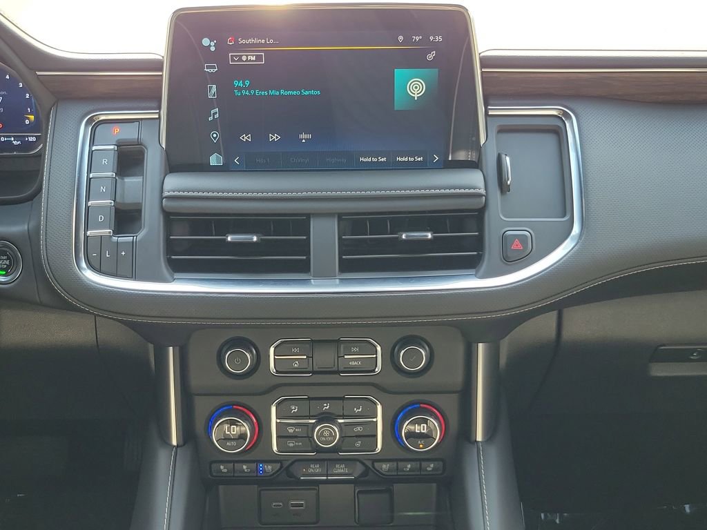 Used 2023 Chevrolet Suburban Premier w/ Advanced Technology Package image 18