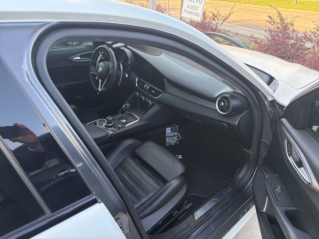 Used 2019 Alfa Romeo Giulia Ti Sport w/ Quick Order Package 22U Sport image 15