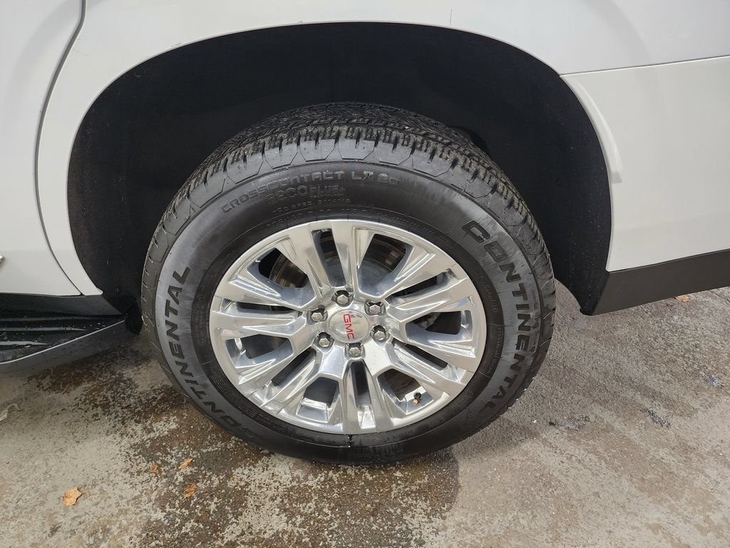 Used 2025 GMC Yukon Denali AWD/4WD image 42