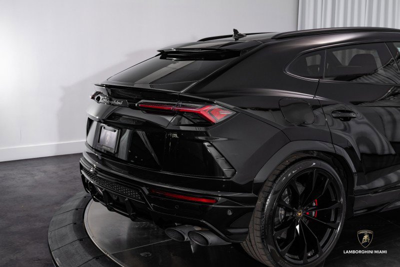 Used 2019 Lamborghini Urus image 18