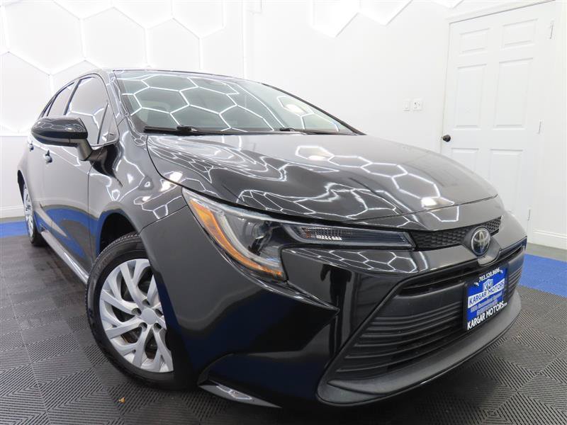 Used 2023 Toyota Corolla LE FWD image 2