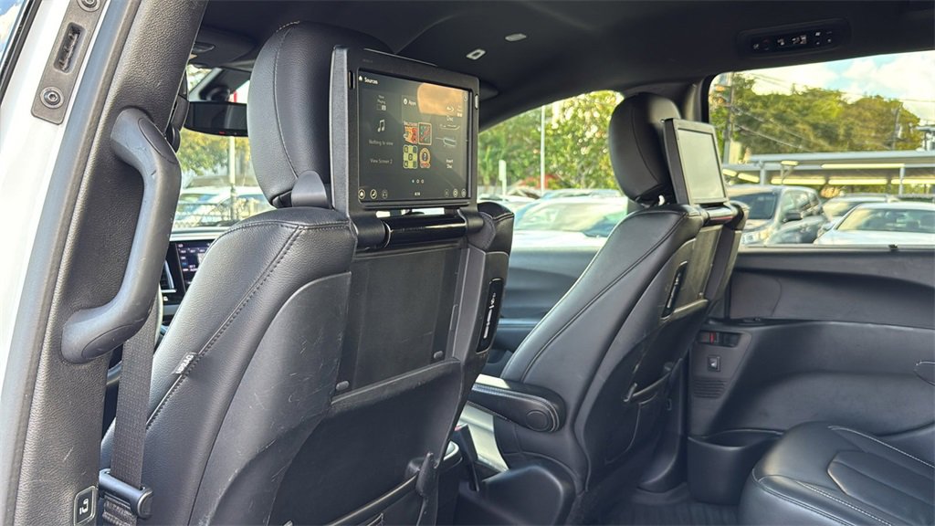 Used 2018 Chrysler Pacifica Touring-L Plus image 21