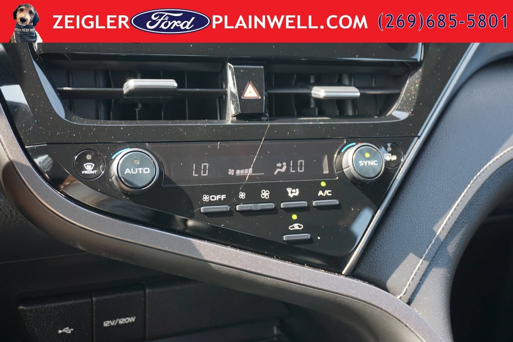 Used 2022 Toyota Camry SE w/ Cold Weather Package AWD/4WD image 19
