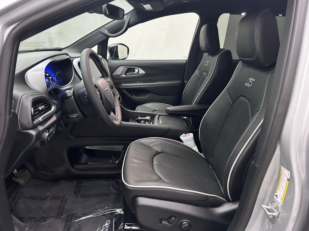 New 2026 Chrysler Pacifica Limited w/ S Appearance Package AWD/4WD image 12