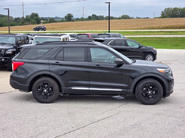 Used 2020 Ford Explorer XLT w/ Comfort Package AWD/4WD image 9