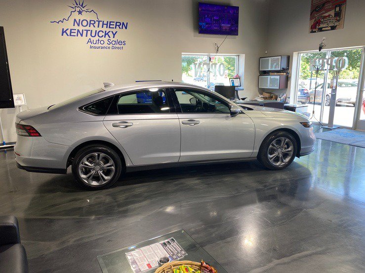 Used 2024 Honda Accord EX image 2