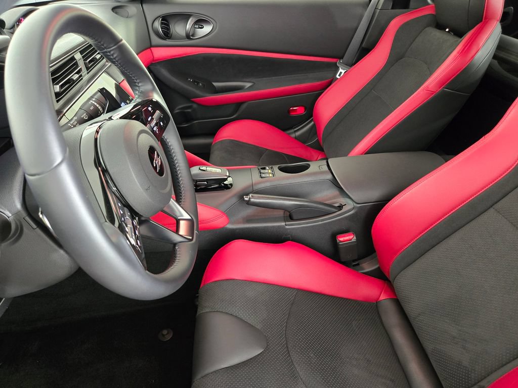 Used 2025 Nissan Z Performance w/ Floor Mat Package RWD image 14