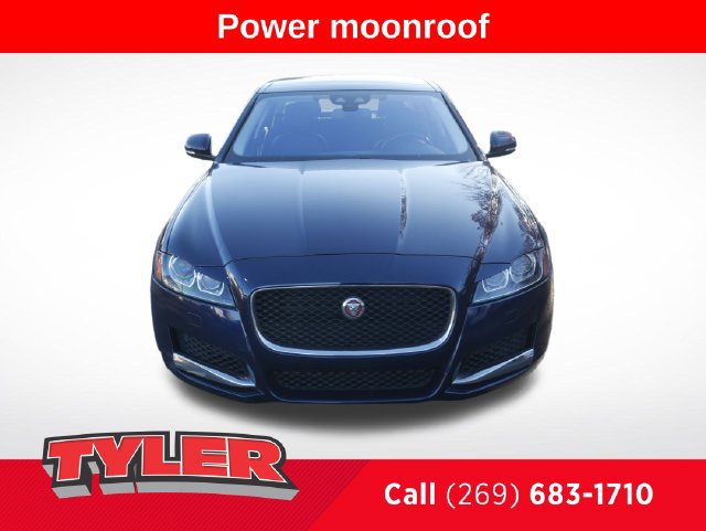 Used 2017 Jaguar XF Premium AWD/4WD image 2