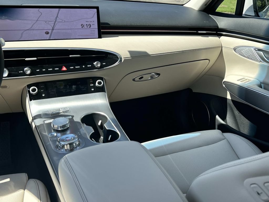 New 2026 Genesis GV70 2.5T Select AWD/4WD image 27
