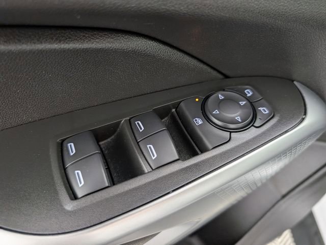 Certified 2025 Chevrolet Trax LS image 17