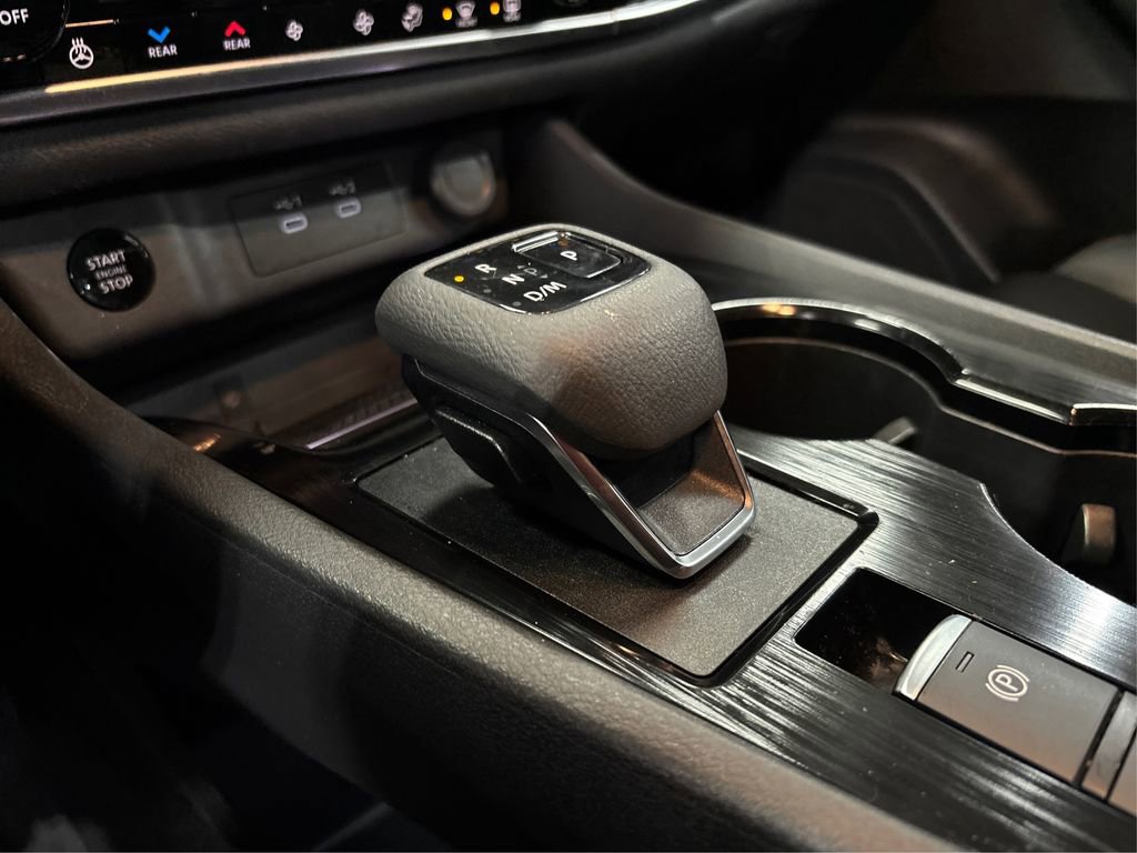 Used 2024 Nissan Rogue SL w/ SL Premium Package image 31