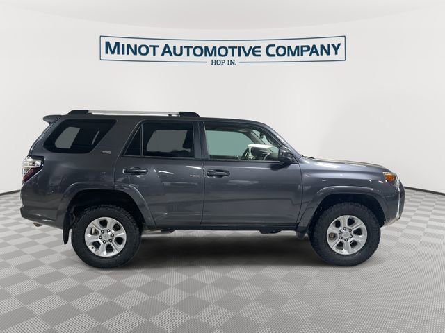 Used 2023 Toyota 4Runner SR5 AWD/4WD image 9