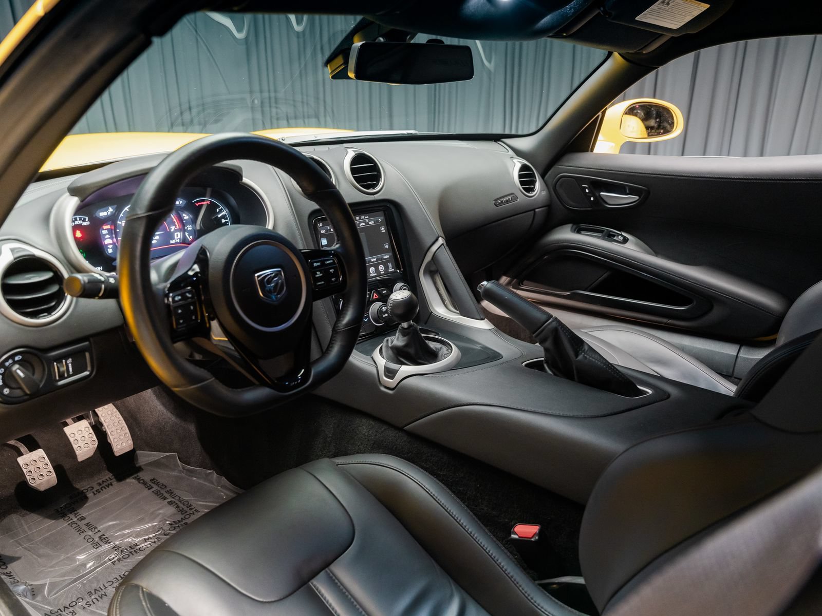 Used 2014 SRT Viper SRT-10 w/ Grand Touring Package RWD image 37
