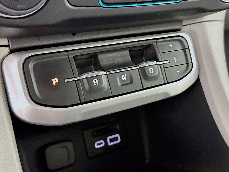 Used 2023 GMC Acadia SLT image 17