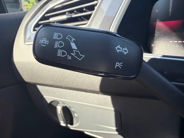Used 2023 Volkswagen Tiguan SE R-Line AWD/4WD image 23