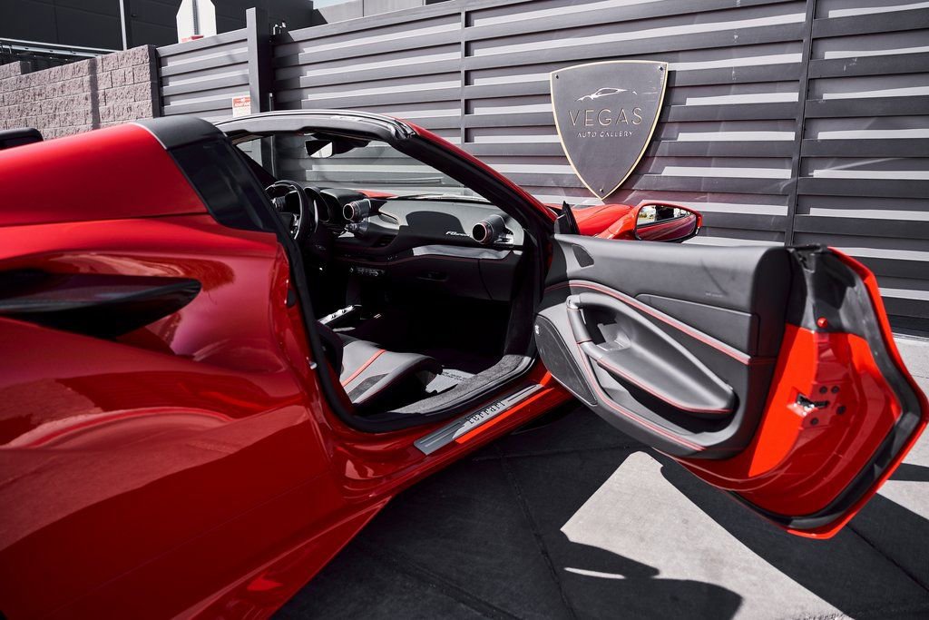 Used 2022 Ferrari F8 Tributo image 34