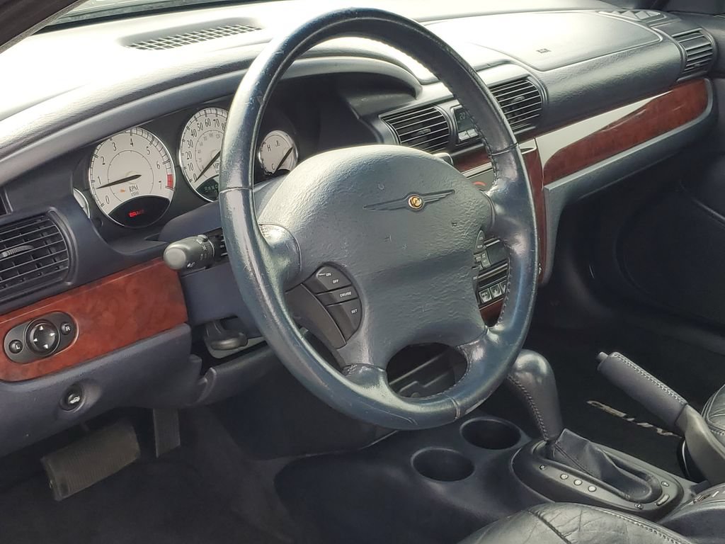 Used 2002 Chrysler Sebring Limited FWD image 7