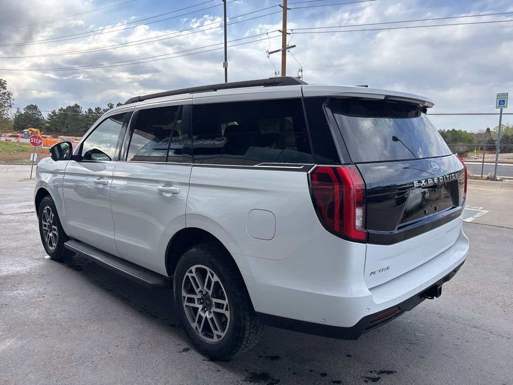 Used 2025 Ford Expedition Active AWD/4WD image 6