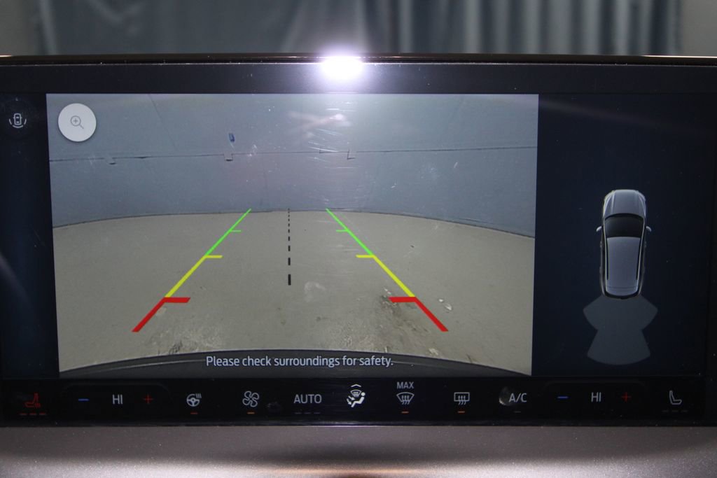 Used 2025 Ford Escape SE image 13