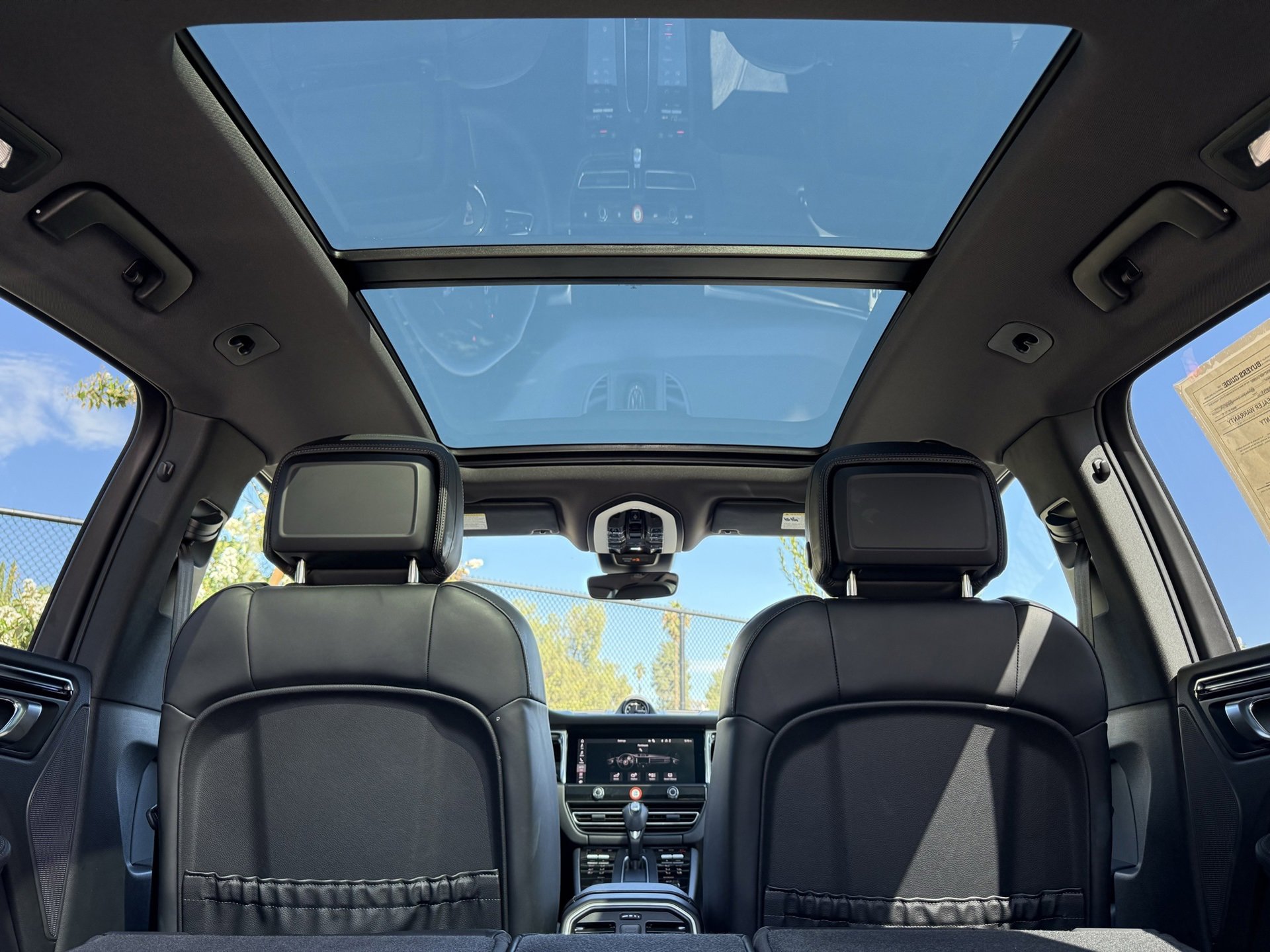Used 2025 Porsche Macan image 36