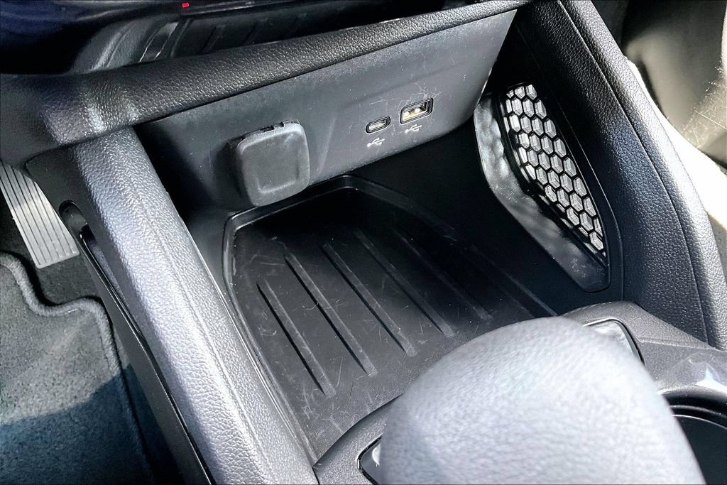 Used 2025 Chevrolet TrailBlazer LT AWD/4WD image 16