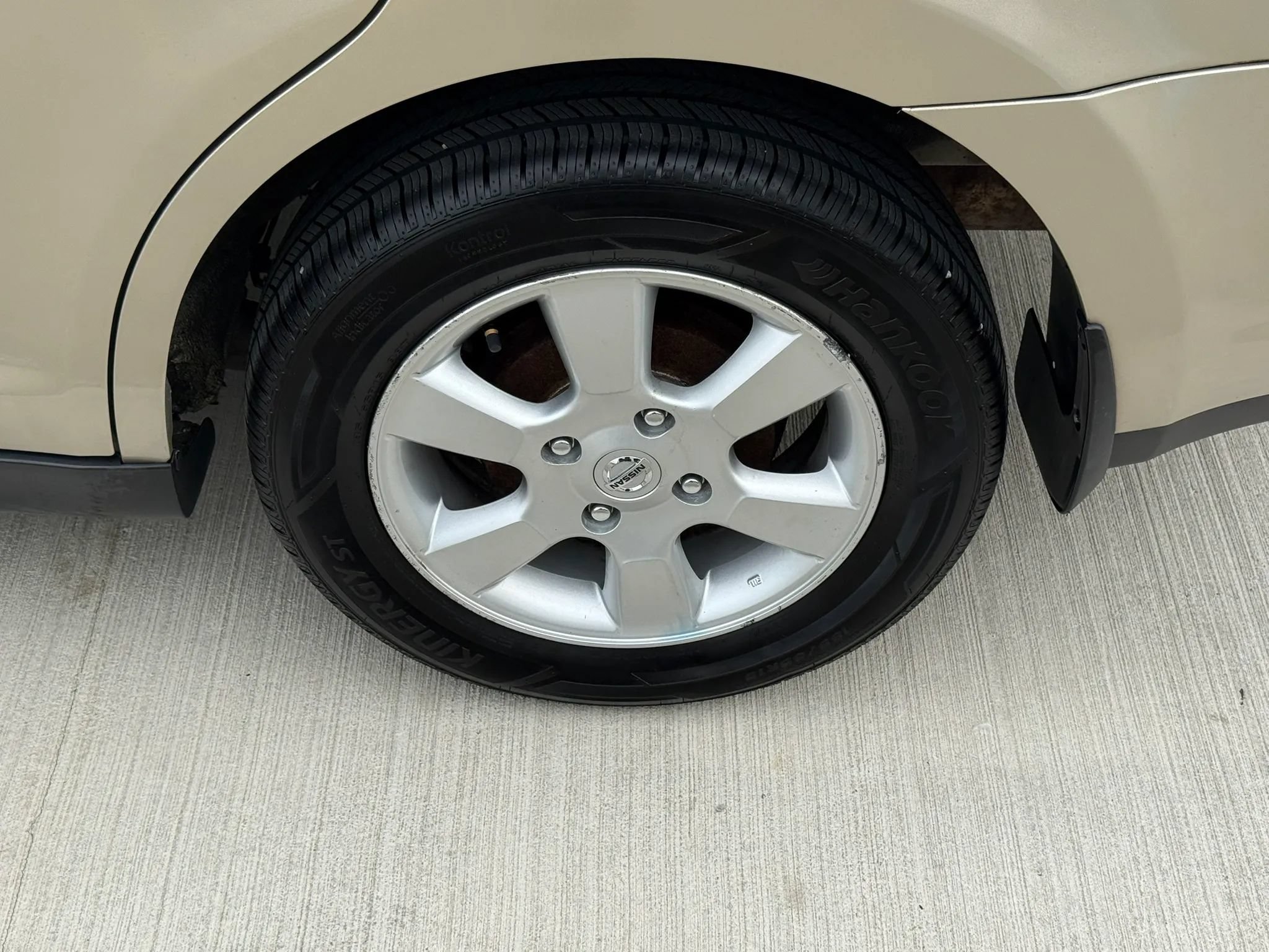 Used 2009 Nissan Versa Sedan w/ Convenience Pkg FWD image 37