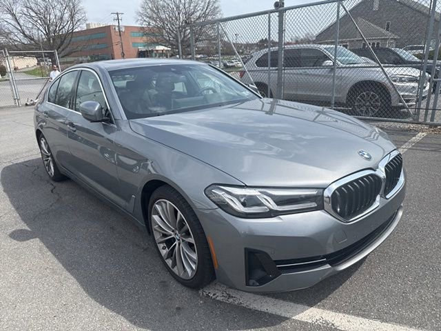 Used 2023 BMW 540i xDrive w/ Premium Package image 3