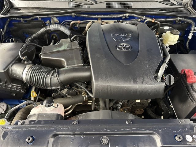 Used 2016 Toyota Tacoma TRD Sport image 10