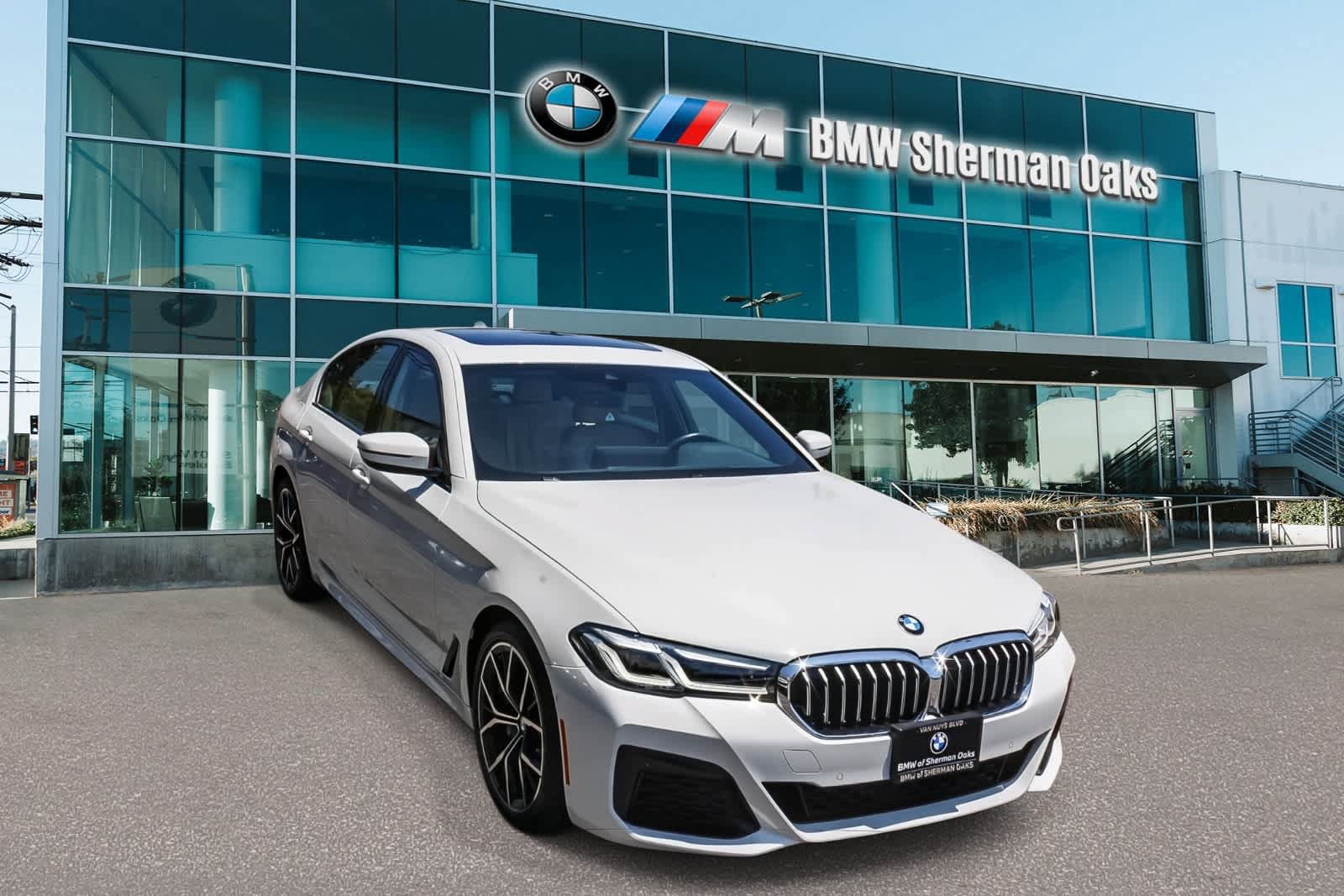 Certified 2023 BMW 530i w/ M Sport Package RWD image 3