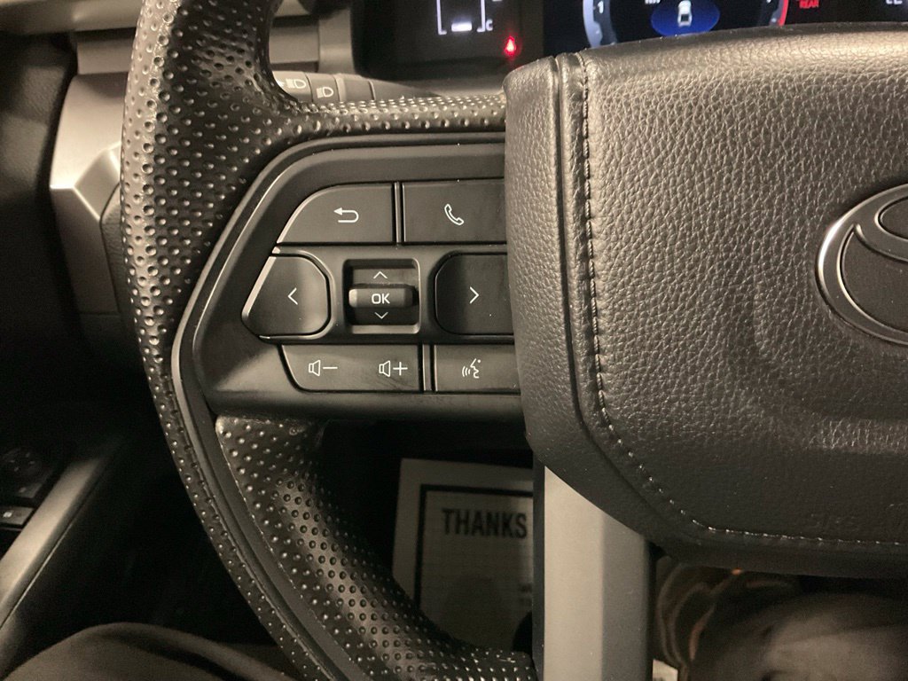 Used 2025 Toyota Tacoma SR5 AWD/4WD image 18