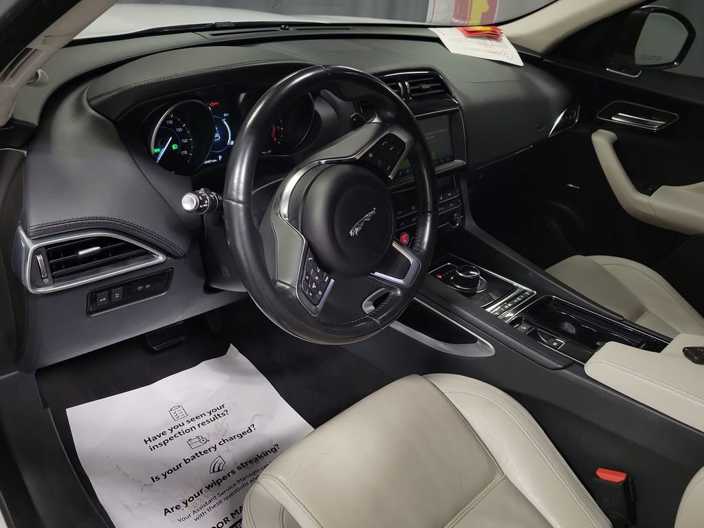 Used 2020 Jaguar F-PACE Prestige image 14